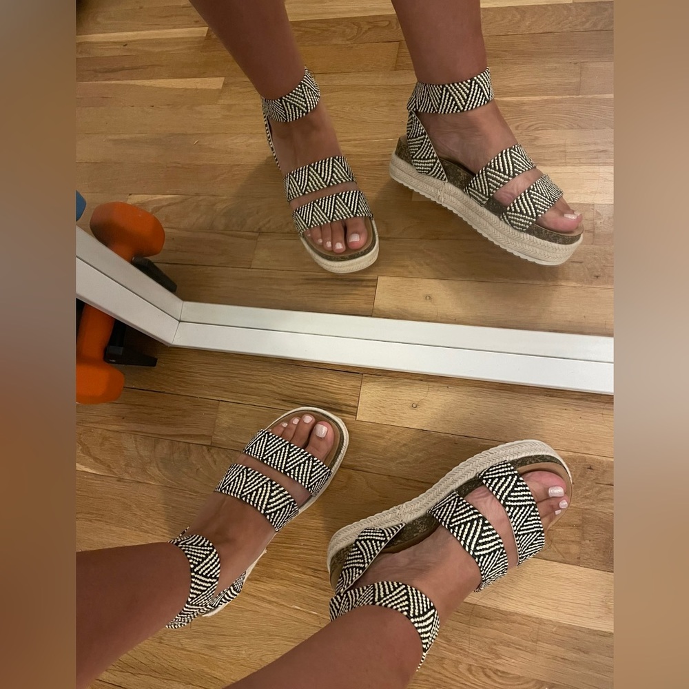 Platform Stretch Sandals 9.5